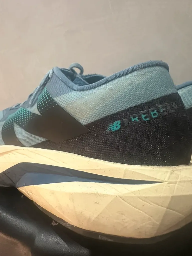 Käytetty New Balance FuelCell Rebel v4 bike — kuva 4 / 9