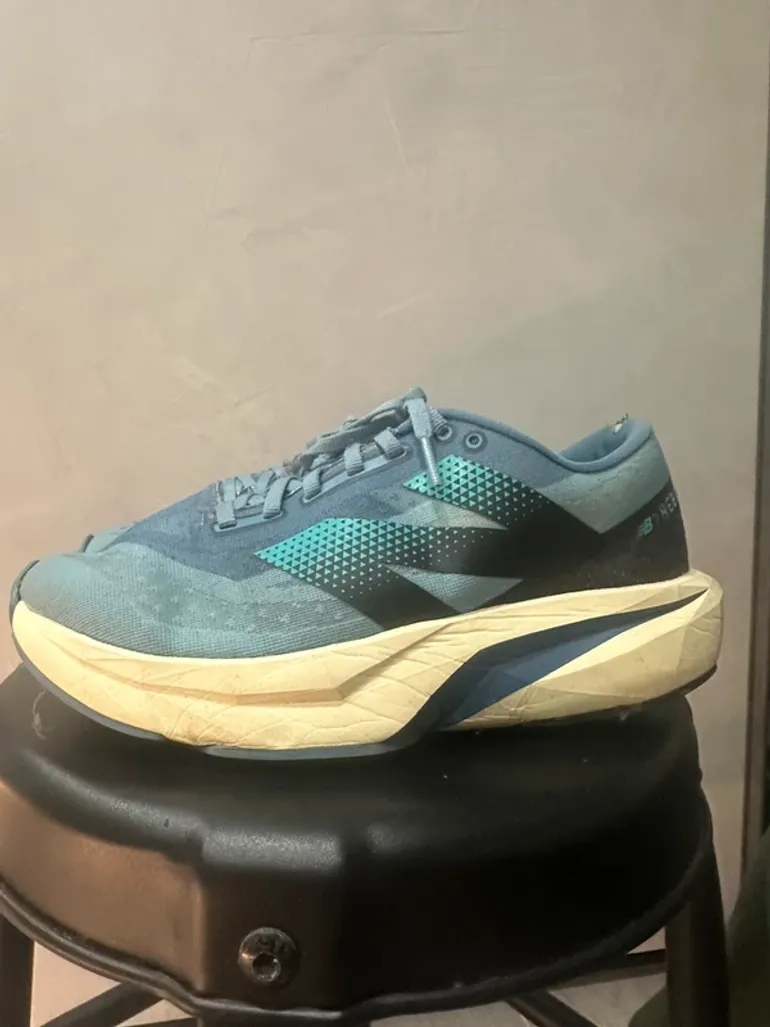 Käytetty New Balance FuelCell Rebel v4 bike — kuva 2 / 9