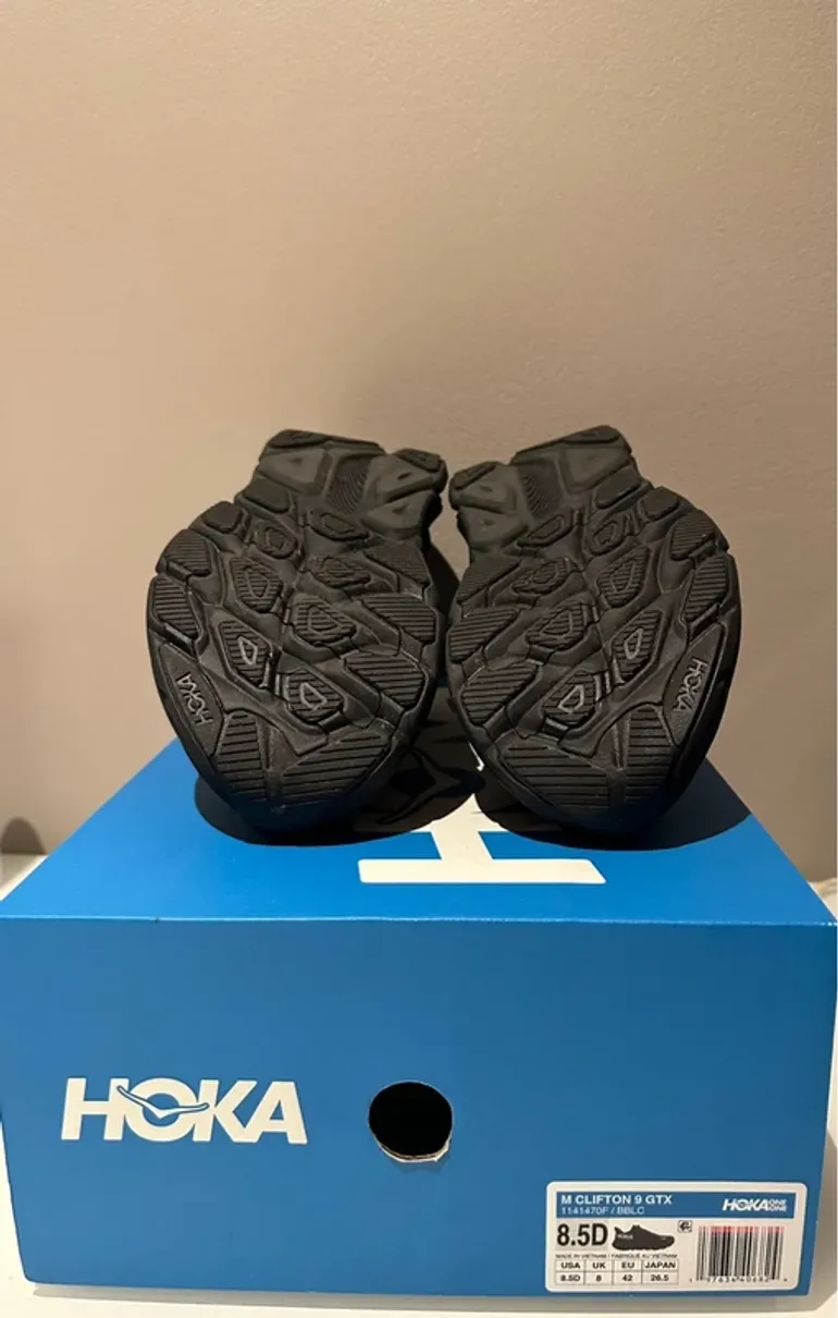 Used Hoka Clifton 9 Gore-tex bike — image 3 of 6