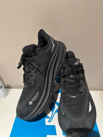 Used Hoka Clifton 9 Gore-tex bike — image 2 of 6