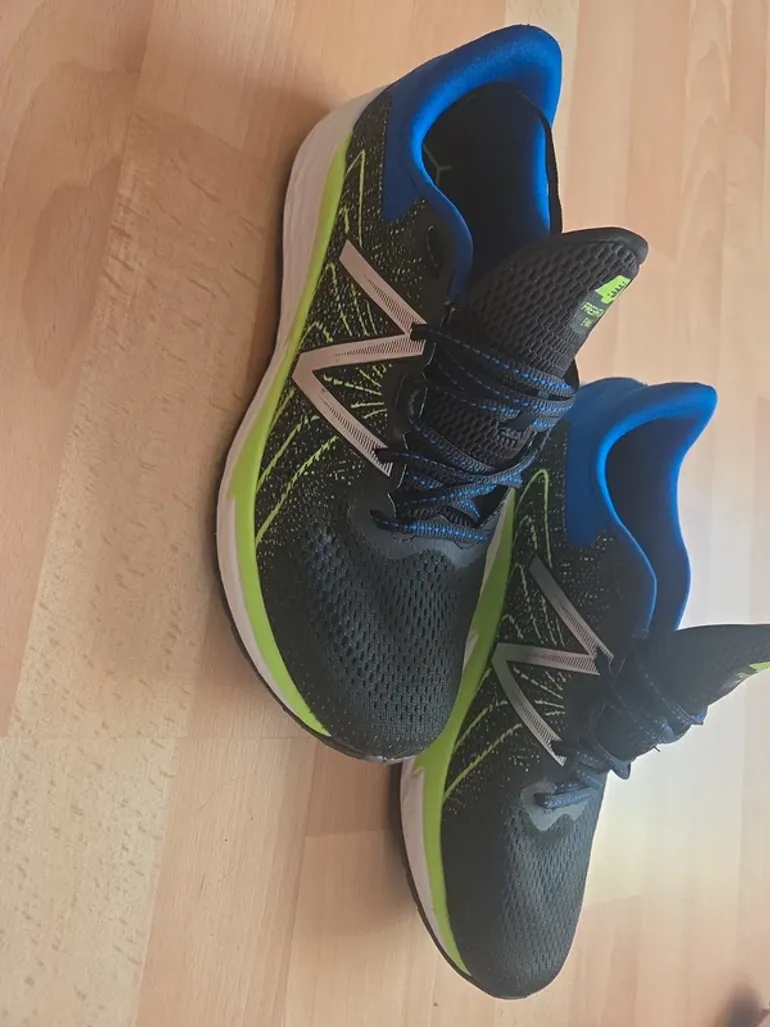 Used New Balance Running Shoes bike — image 6 of 9