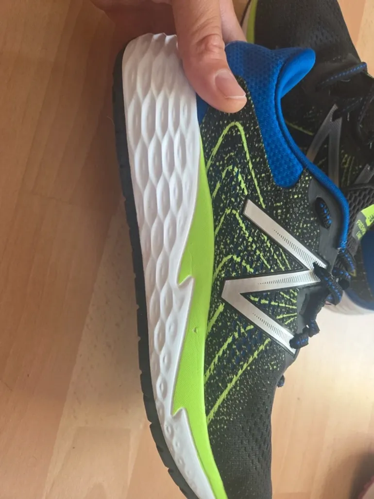 Used New Balance Running Shoes bike — image 8 of 9