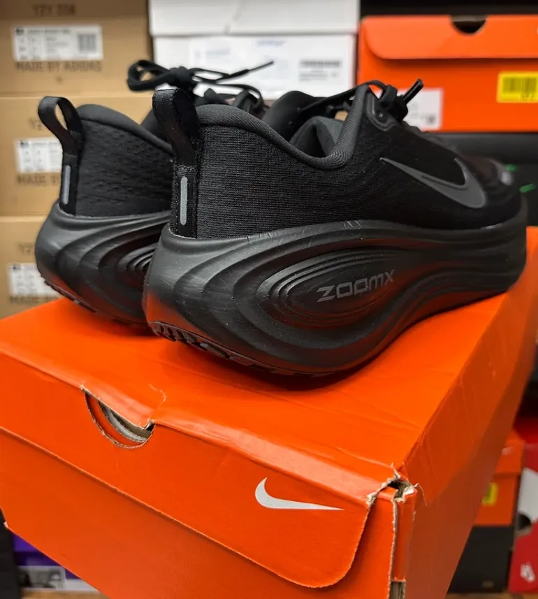 Used Nike Vomero PLUS bike — image 3 of 6