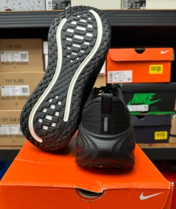 Used Nike Vomero PLUS bike — image 4 of 6