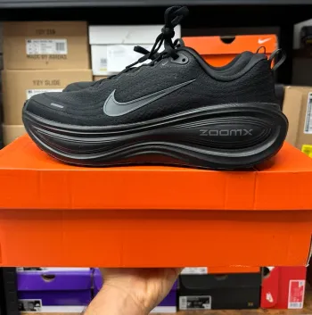 Used Nike Vomero PLUS Running Shoes