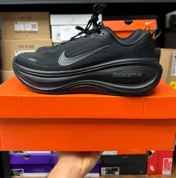 Used Nike Vomero PLUS Running Shoes