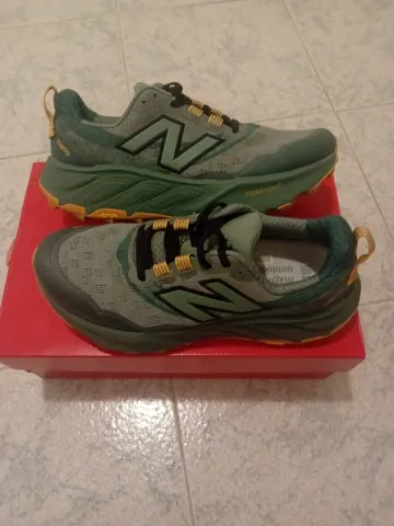 Used New Balance Hierro Running Shoes