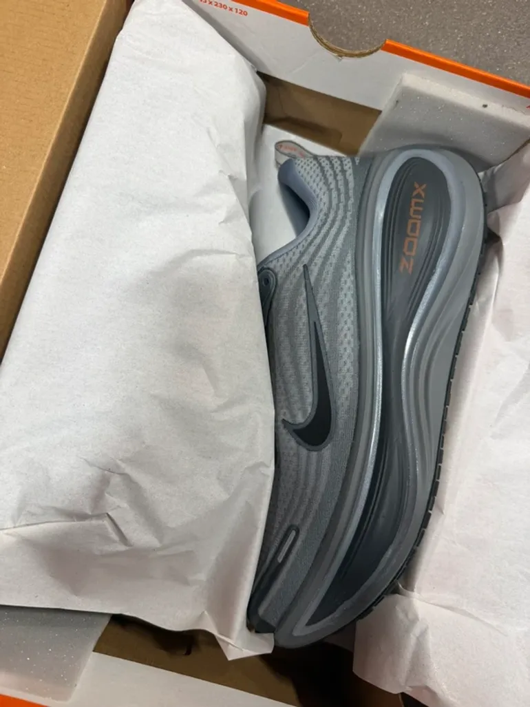 Used Nike Vomero Plus bike — image 3 of 4