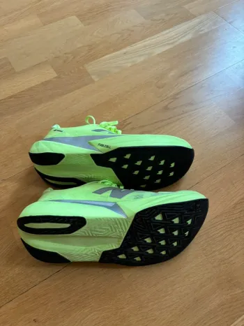 Used New Balance Fuelcell Rebel V5 bike — image 3 of 6