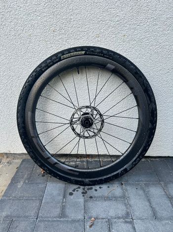 Brugt Zipp 303 Firecrest 2024 bike — billede 8 af 8