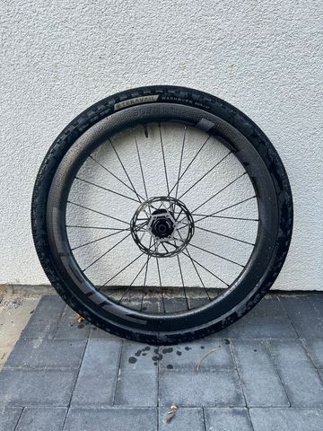 Tweedehands Zipp 303 Firecrest 2024 bike — afbeelding 8 van 8