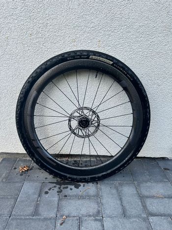 Brugt Zipp 303 Firecrest 2024 bike — billede 7 af 8