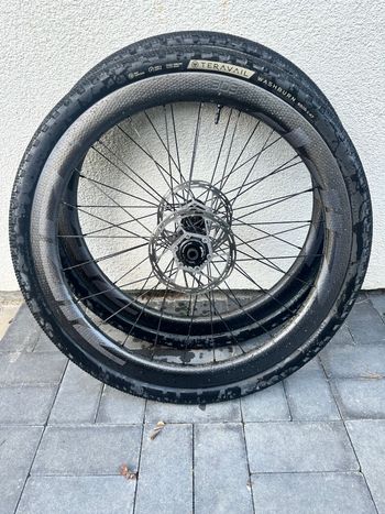 Brugt Zipp 303 Firecrest 2024 bike — billede 6 af 8