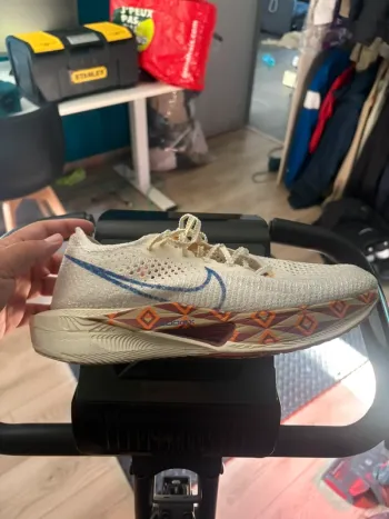 Used Nike Zoomx bike — image 3 of 5