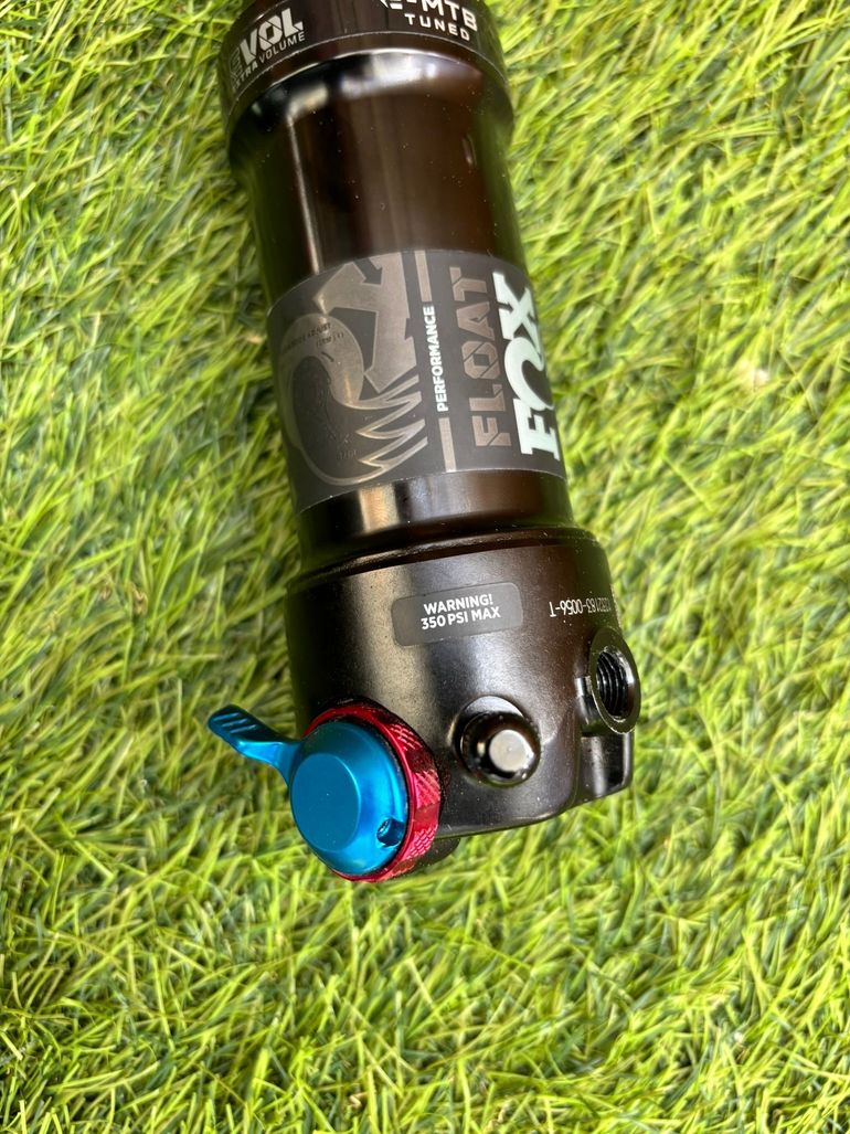 Gebrauchtes Fox Float Performance Trunnion 2025 bike — Bild 7 von 7