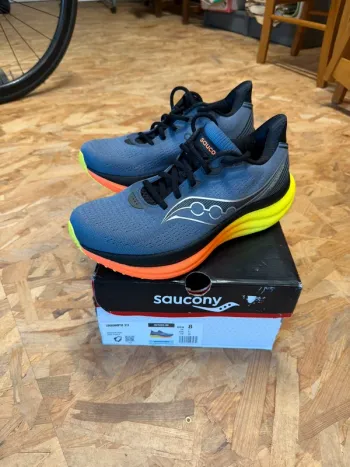 Używany Saucony Triumph 23 Running Shoes