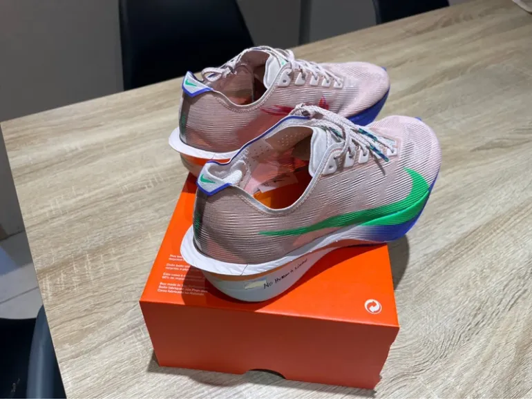 Used Nike Zoom X Vaporfly Next% 4 Eliud Kipchoge bike — image 3 of 9