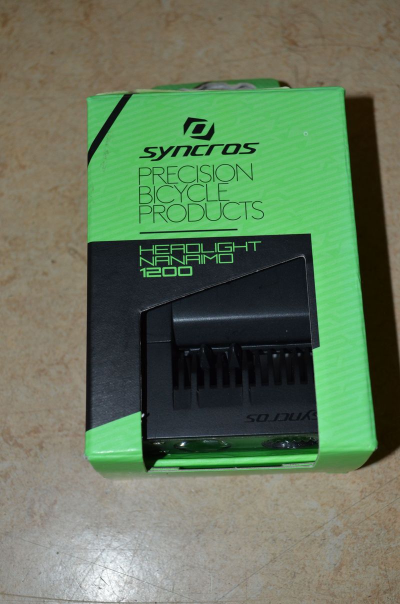 Used Syncros Nanaimo 1200 Front Light Cycling Accessories