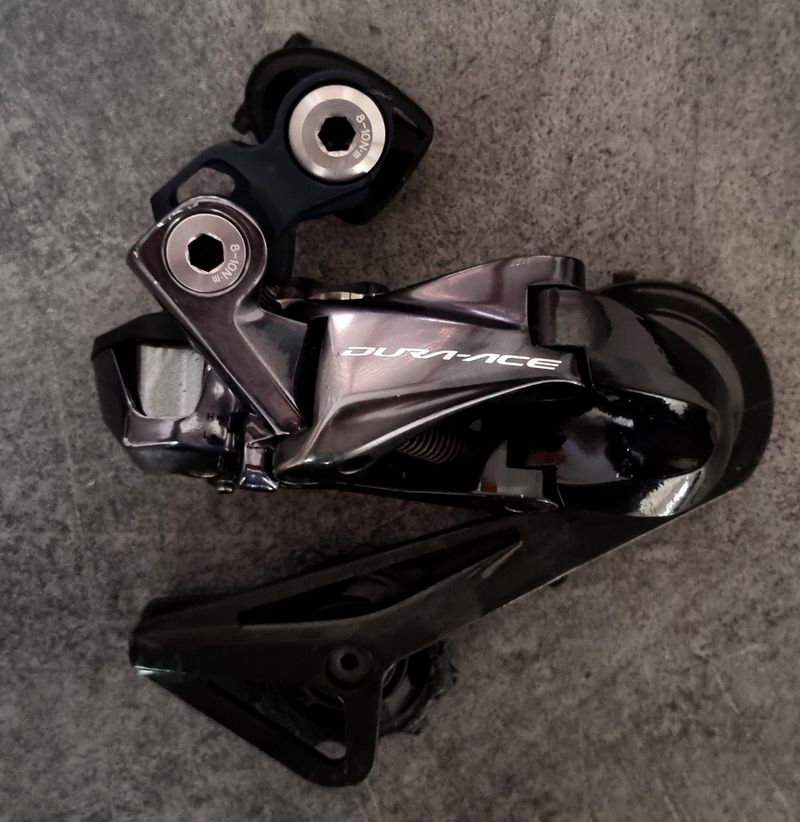 Used Shimano Dura Ace Di2 RD-R9150 Drivetrain & Pedals