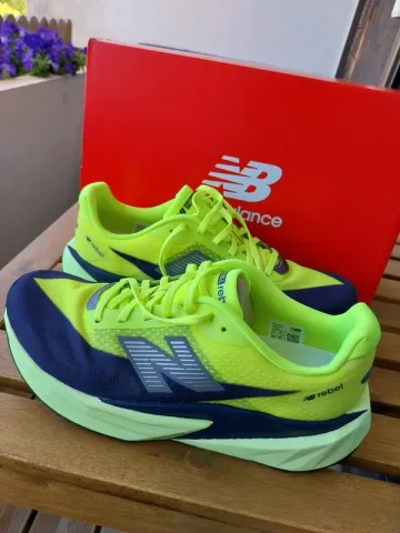 New Balance Fuelcell Rebel v5 Running Shoes usato