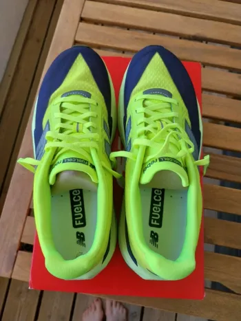 Brugt New Balance Fuelcell Rebel v5 bike — billede 2 af 5