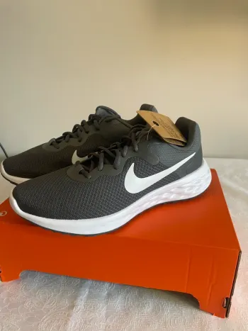 Used White Running Running Shoes