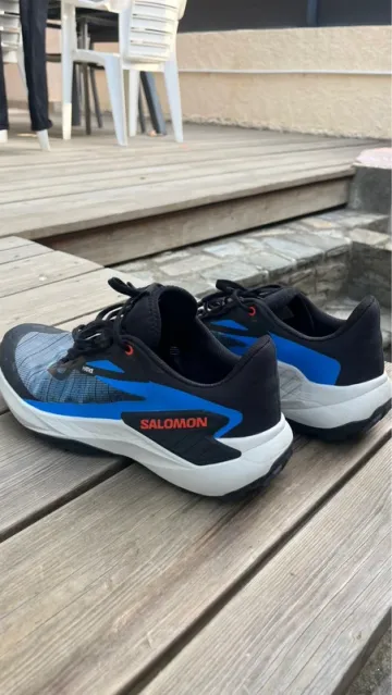 Used Genesis Matryx Running Shoes