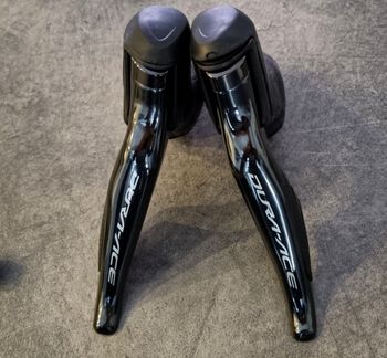 Käytetty Shimano Dura-Ace Di2 ST-R9150 Brakes