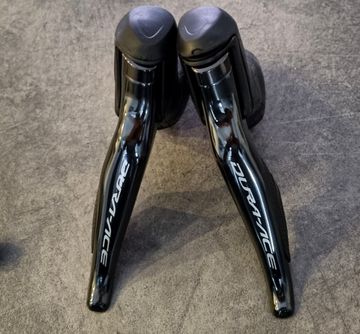 Used Shimano Dura-Ace Di2 ST-R9150 Brakes