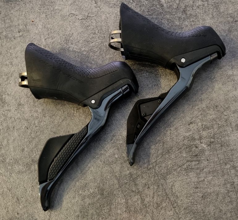 Used Shimano Dura-Ace Di2 ST-R9150 – € 325 | buycycle