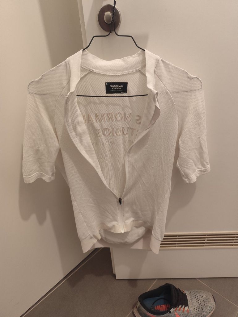 Used Pas Normal Studios Maillot Blanco Jersey bike — image 3 of 3