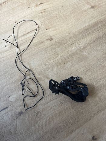 Shimano 105 Di2 RD-R7150 2024 Drivetrain & Pedals de segunda mano
