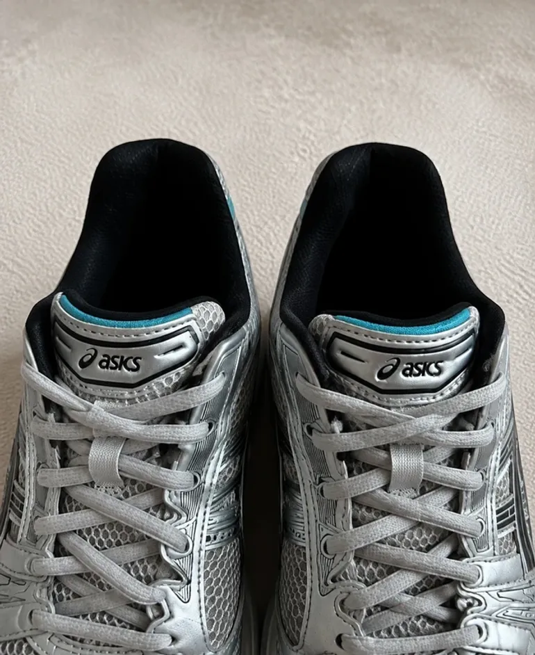 Used White GEL-KAYANO 14 2025 bike — image 3 of 4