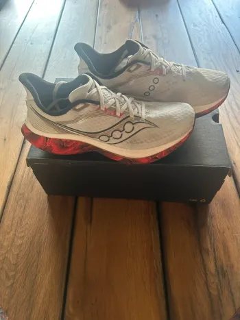 Saucony Endorphin Speed 5 bike usato — immagine 3 di 4