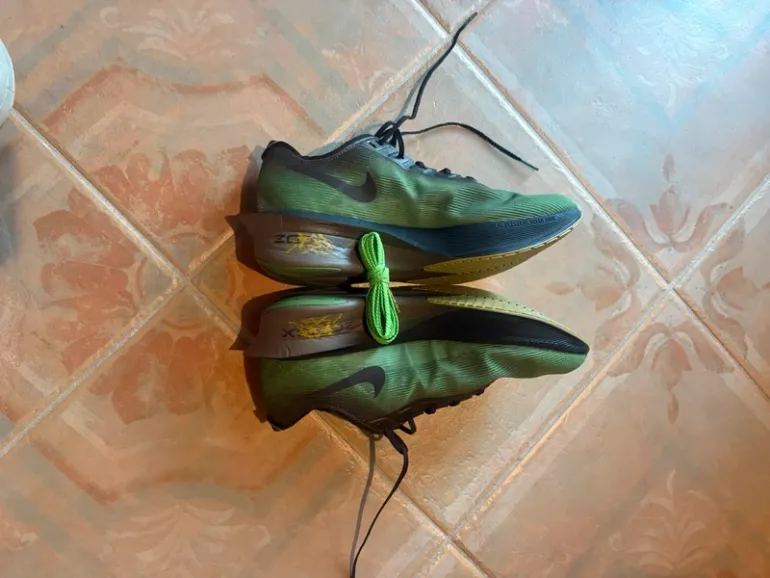 Used Nike ZoomX Vaporfly Next% 4 PRM bike — image 2 of 9