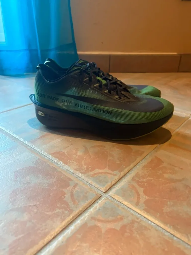 Used Nike ZoomX Vaporfly Next% 4 PRM bike — image 9 of 9