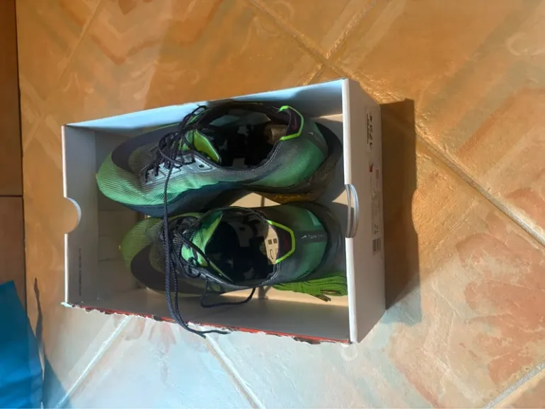 Used Nike ZoomX Vaporfly Next% 4 PRM bike — image 6 of 9