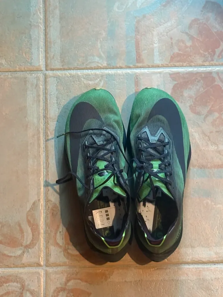 Used Nike ZoomX Vaporfly Next% 4 PRM bike — image 7 of 9