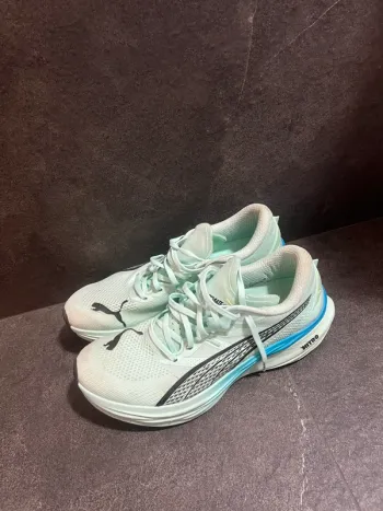 Used Deviate Nitro 3 Running Shoes