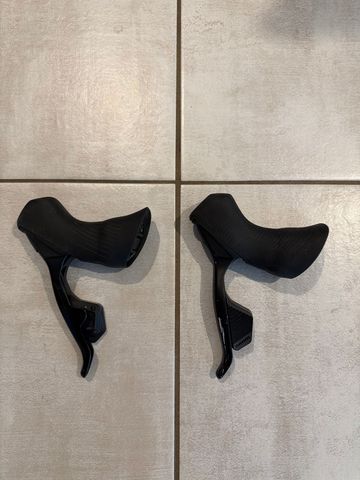 Použité Sram Rival AXS 12v Shifters 2024 Drivetrain & Pedals