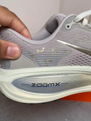 Używany Nike Vomero 18 SE bike — zdjęcie 10 z 15