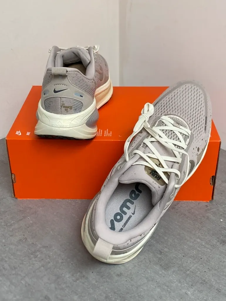 Używany Nike Vomero 18 SE bike — zdjęcie 4 z 15