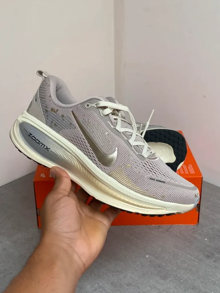 Używany Nike Vomero 18 SE bike — zdjęcie 6 z 15