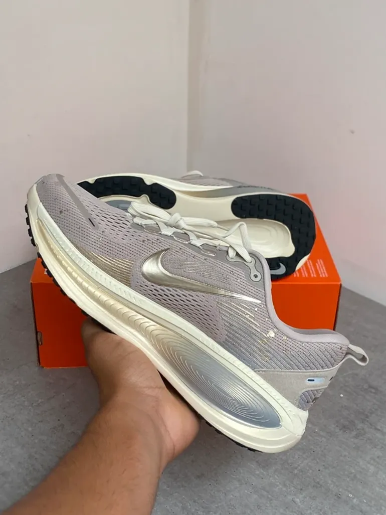 Używany Nike Vomero 18 SE bike — zdjęcie 8 z 15