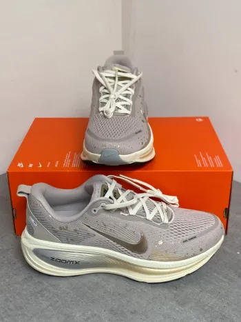 Używany Nike Vomero 18 SE bike — zdjęcie 2 z 15