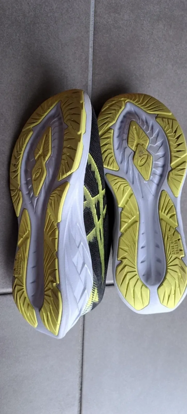 Použité Asics Novablast bike — obrázek 4 z 6
