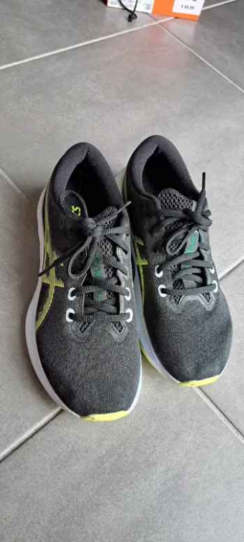Tweedehands Asics Novablast Running Shoes