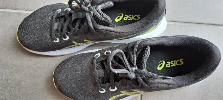 Použité Asics Novablast bike — obrázek 3 z 6