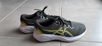 Použité Asics Novablast bike — obrázek 2 z 6