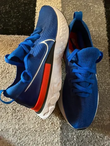 Used Nike Running Shoes bike — image 4 of 5